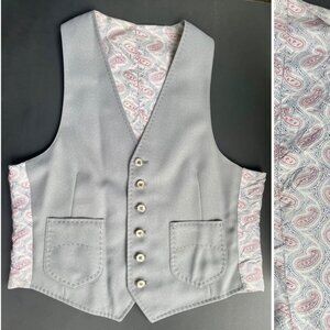 Vintage Vest in Gray with Paisley Pattern Fabric size M L Midcentury Men's Vest